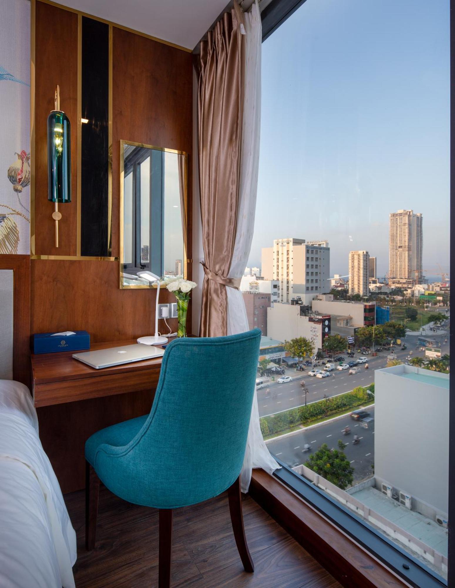 Cn Palace Boutique Hotel & Spa Da Nang Exteriör bild